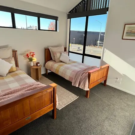 Luxury 2 Bedroom By St James Park Christchurch Exterior photo